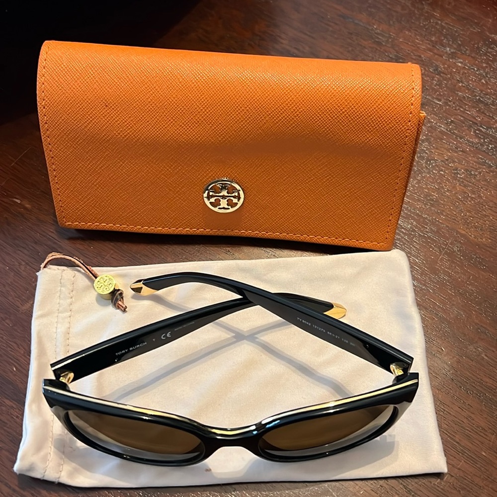 Tory Burch 9042 Sunglasses